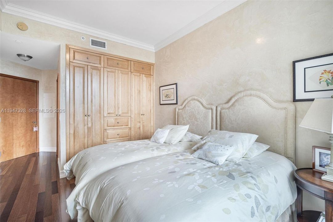 На продажу: $1,599,999 (2 спален, 2 ванн, 1740 Квадратных фут)