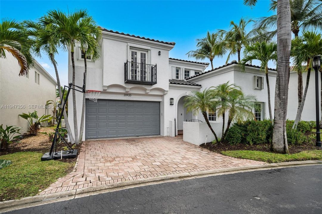 En Venta: $1,899,000 (4 camas, 4 baños, 3176 Pies cuadrados)