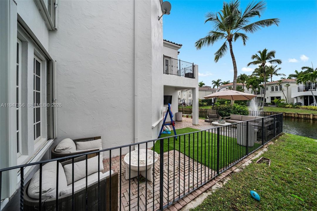 En Venta: $1,899,000 (4 camas, 4 baños, 3176 Pies cuadrados)