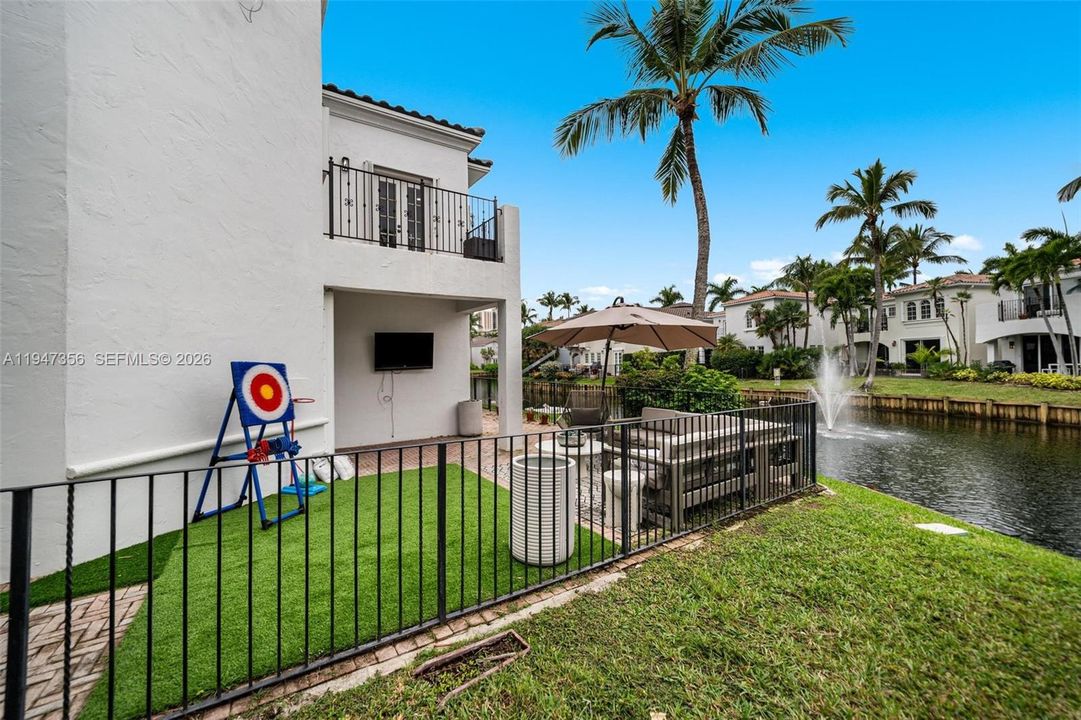 En Venta: $1,899,000 (4 camas, 4 baños, 3176 Pies cuadrados)