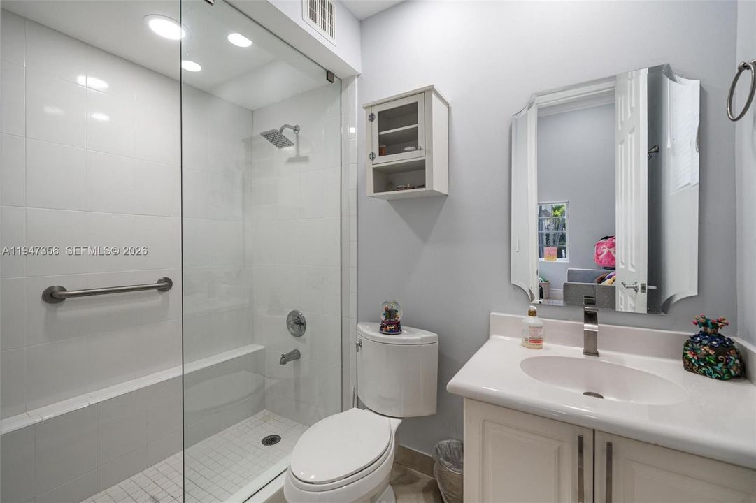 En Venta: $1,899,000 (4 camas, 4 baños, 3176 Pies cuadrados)
