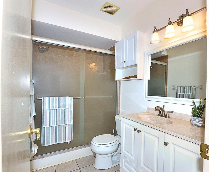 GuestBath2