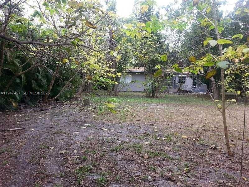 For Rent: $1,100 (1 beds, 1 baths, 900 Square Feet)