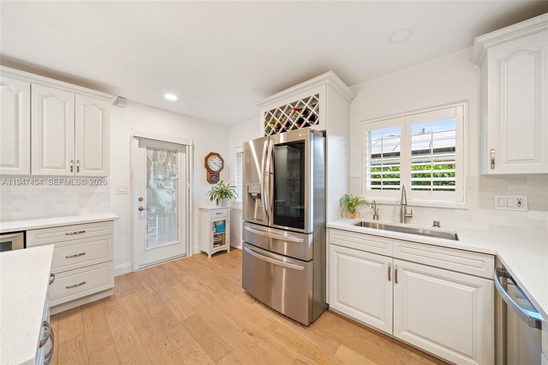 Vendido Recientemente: $1,750,000 (3 camas, 2 baños, 2032 Pies cuadrados)