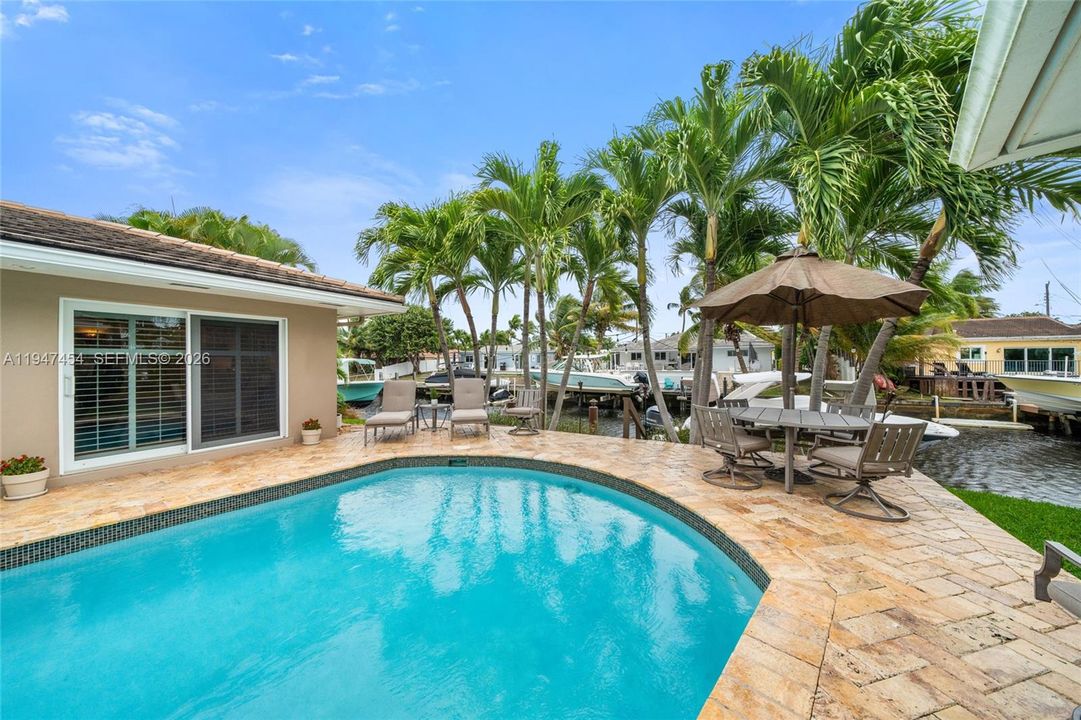 Vendido Recientemente: $1,750,000 (3 camas, 2 baños, 2032 Pies cuadrados)