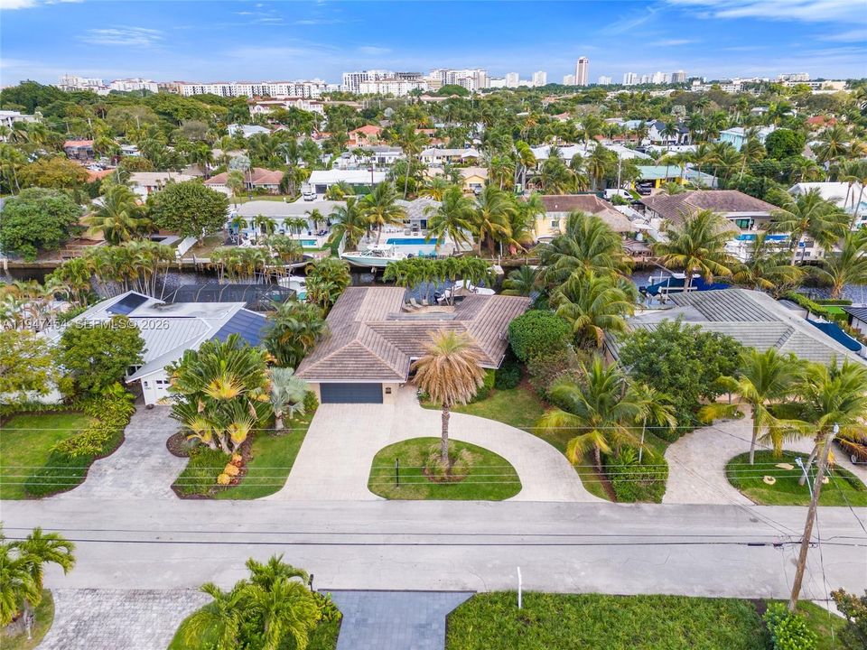 Vendido Recientemente: $1,750,000 (3 camas, 2 baños, 2032 Pies cuadrados)