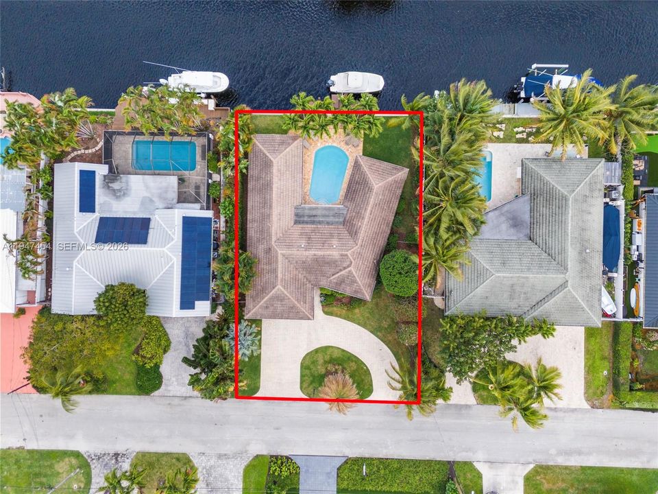Vendido Recientemente: $1,750,000 (3 camas, 2 baños, 2032 Pies cuadrados)