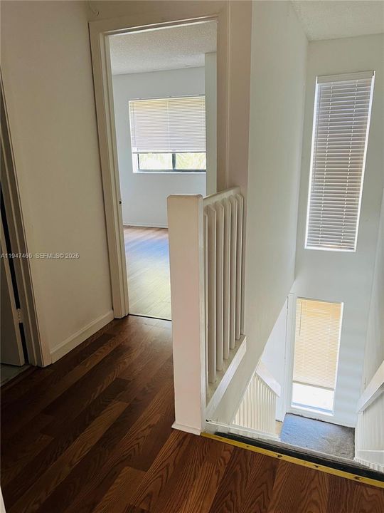 For Sale: $235,000 (2 beds, 2 baths, 1032 Square Feet)