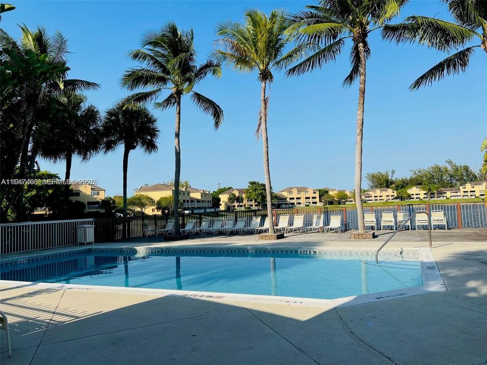 For Sale: $235,000 (2 beds, 2 baths, 1032 Square Feet)