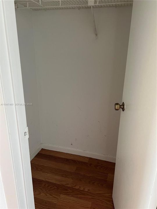 For Sale: $235,000 (2 beds, 2 baths, 1032 Square Feet)