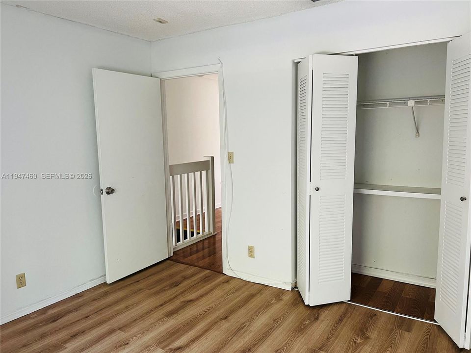 For Sale: $235,000 (2 beds, 2 baths, 1032 Square Feet)
