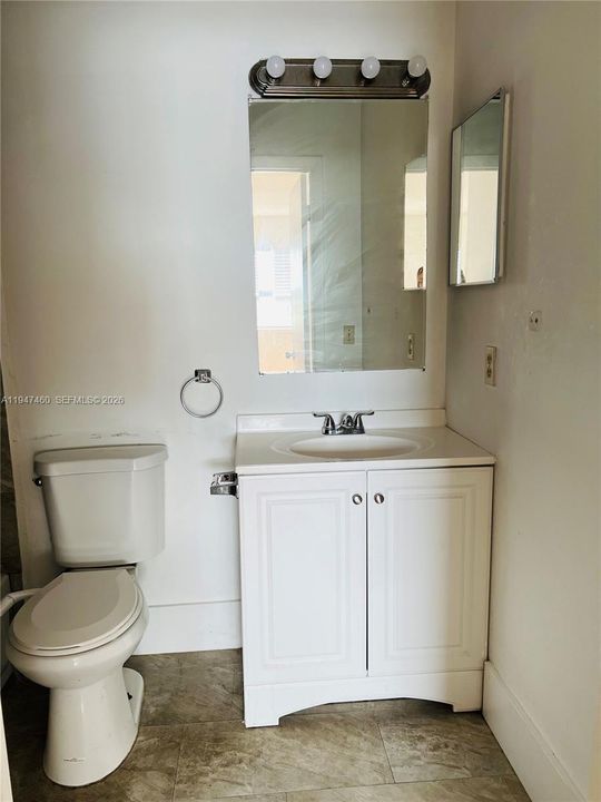 For Sale: $235,000 (2 beds, 2 baths, 1032 Square Feet)