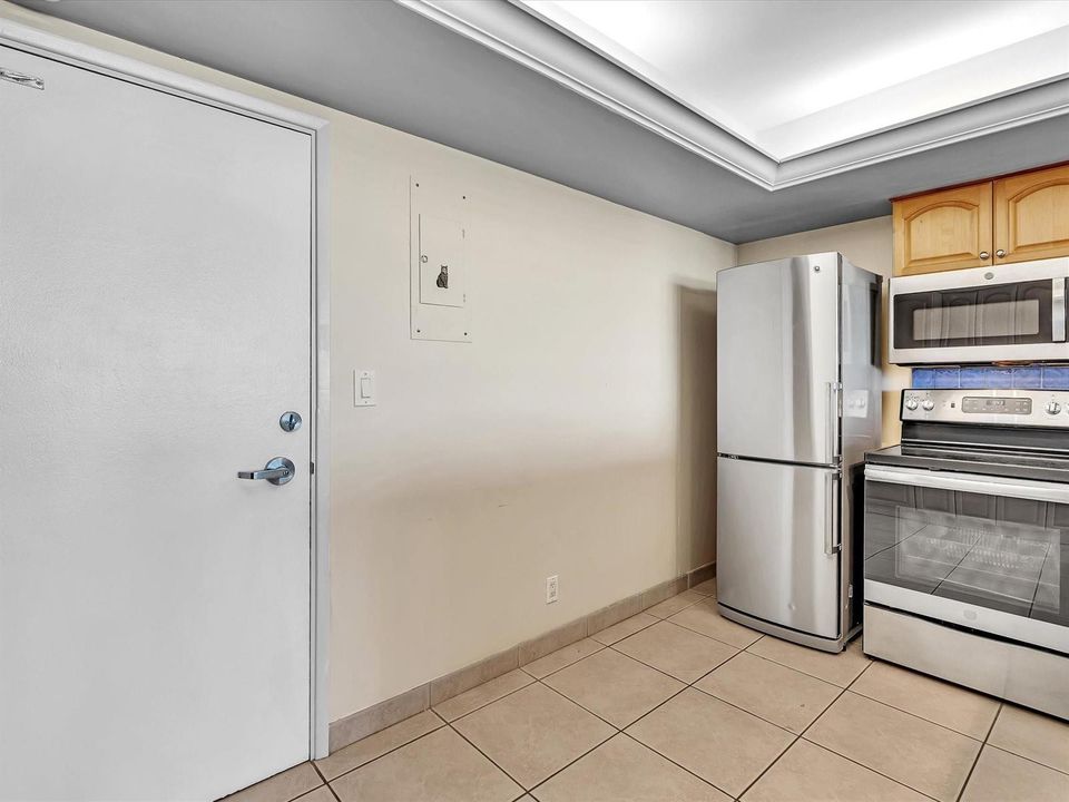 HUGE kitchen