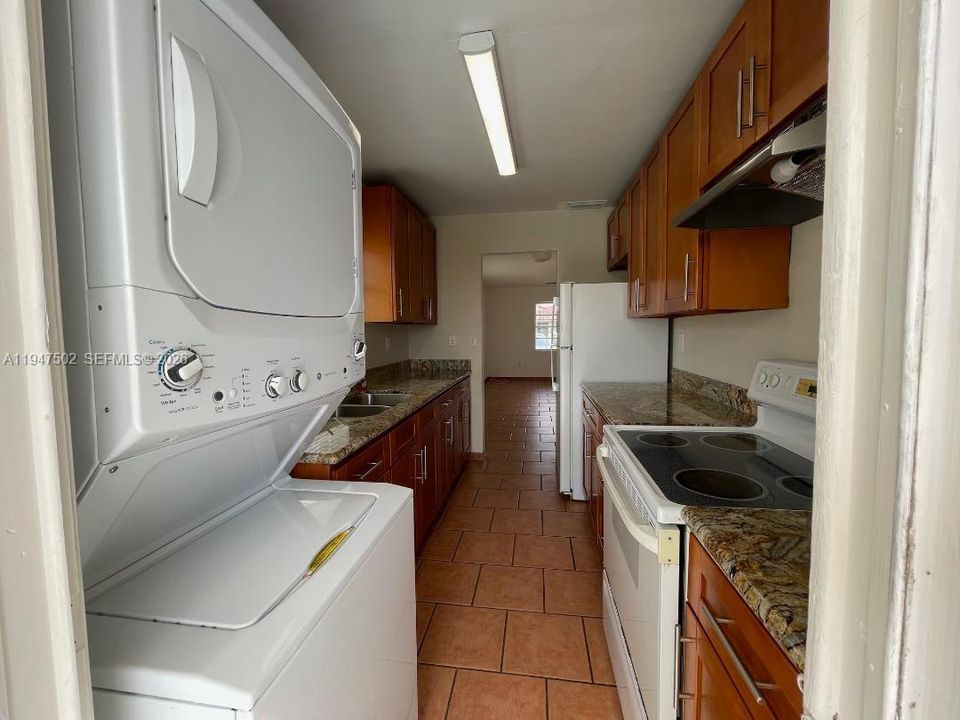 Недавно арендовано: $2,600 (2 спален, 1 ванн, 1030 Квадратных фут)