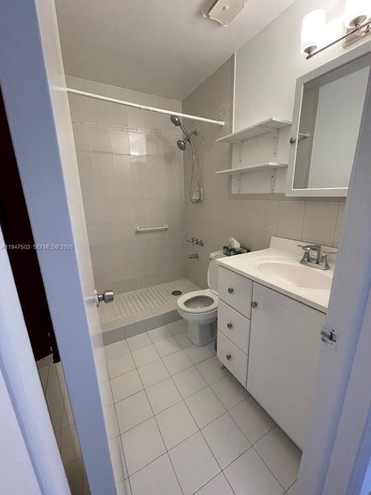 Недавно арендовано: $2,600 (2 спален, 1 ванн, 1030 Квадратных фут)