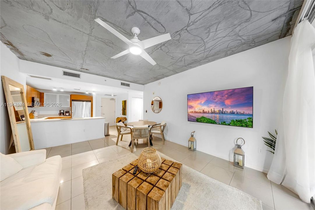 For Sale: $670,000 (2 beds, 2 baths, 1146 Square Feet)