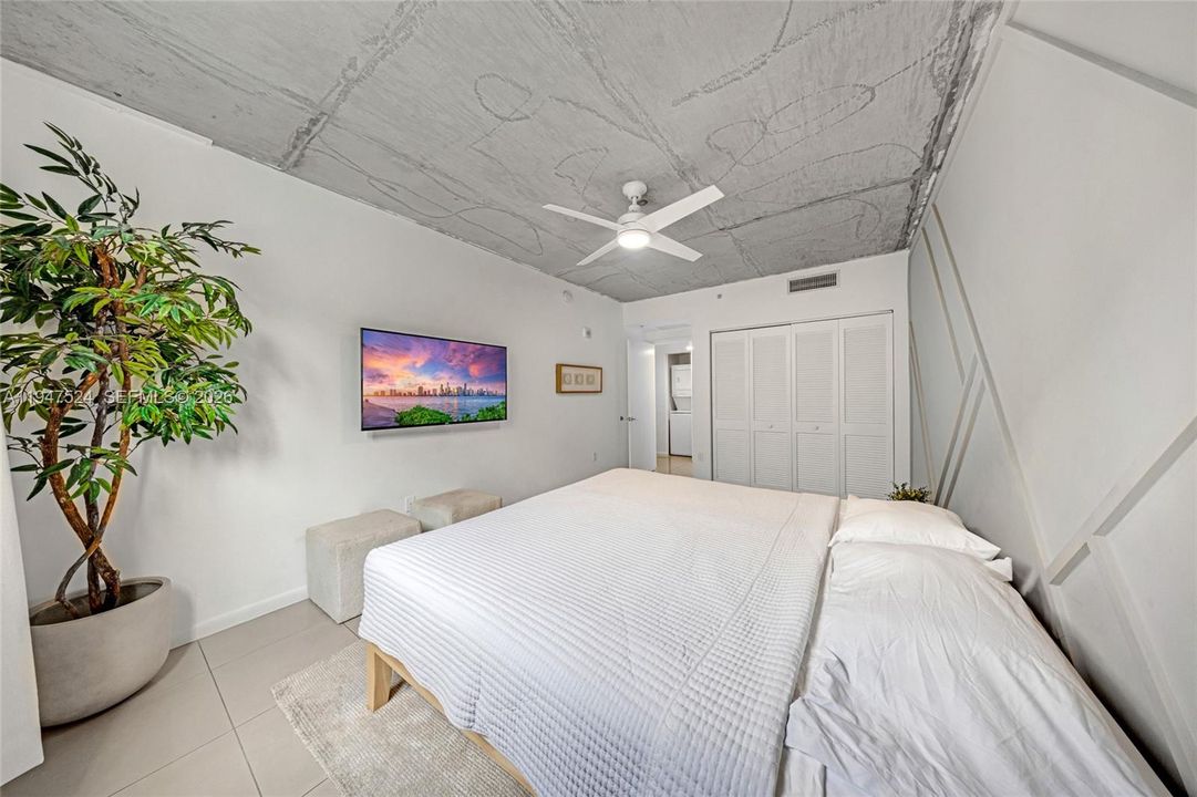 For Sale: $670,000 (2 beds, 2 baths, 1146 Square Feet)