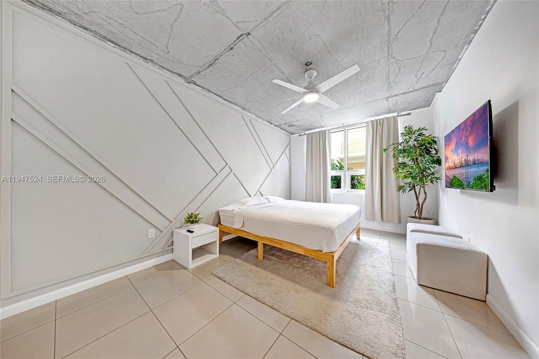 For Sale: $670,000 (2 beds, 2 baths, 1146 Square Feet)