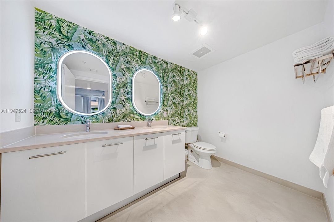 For Sale: $670,000 (2 beds, 2 baths, 1146 Square Feet)