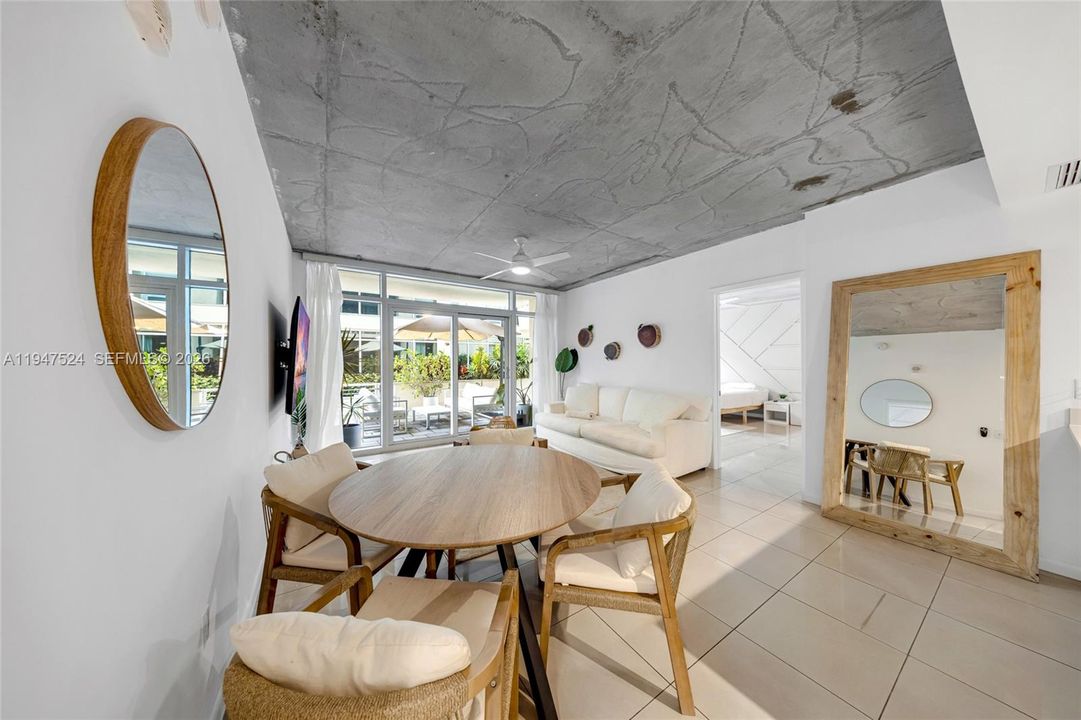 For Sale: $670,000 (2 beds, 2 baths, 1146 Square Feet)