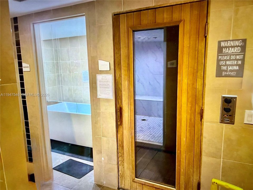 En Venta: $488,250 (1 camas, 1 baños, 877 Pies cuadrados)