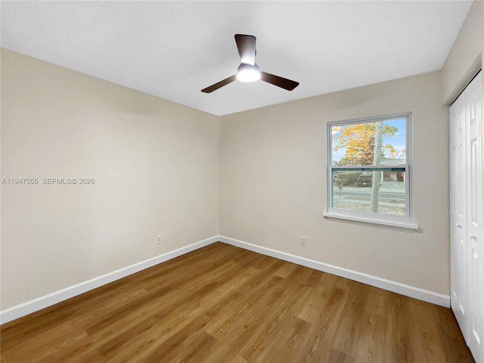 Недавно продано: $319,990 (4 спален, 2 ванн, 1324 Квадратных фут)