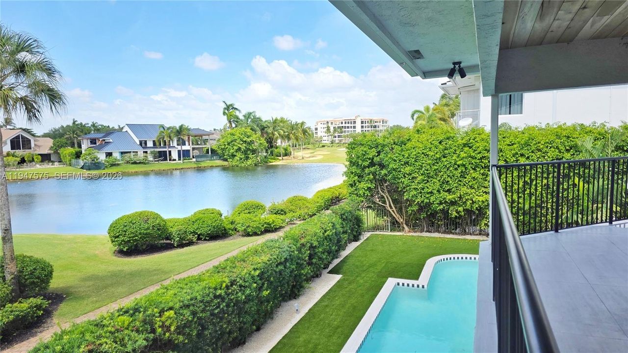 For Sale: $2,739,000 (5 beds, 4 baths, 4596 Square Feet)