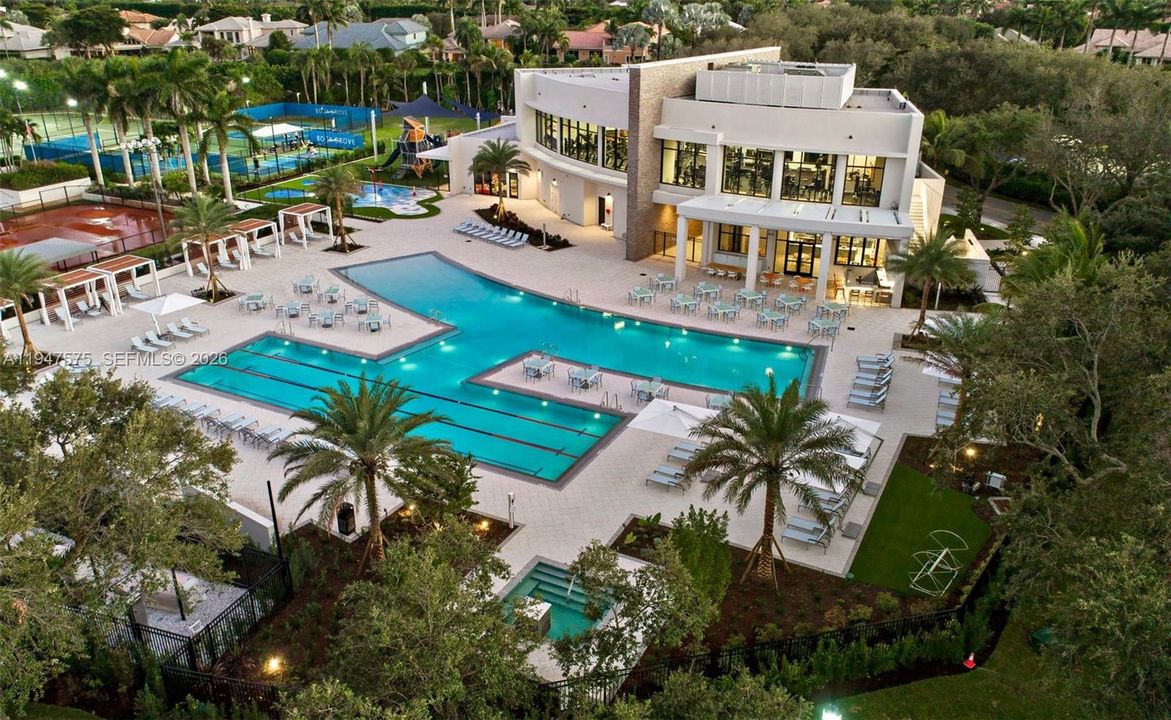 For Sale: $2,739,000 (5 beds, 4 baths, 4596 Square Feet)