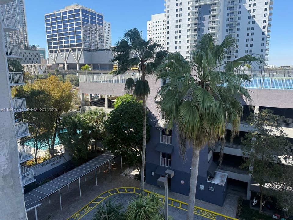 En Venta: $330,000 (2 camas, 2 baños, 914 Pies cuadrados)