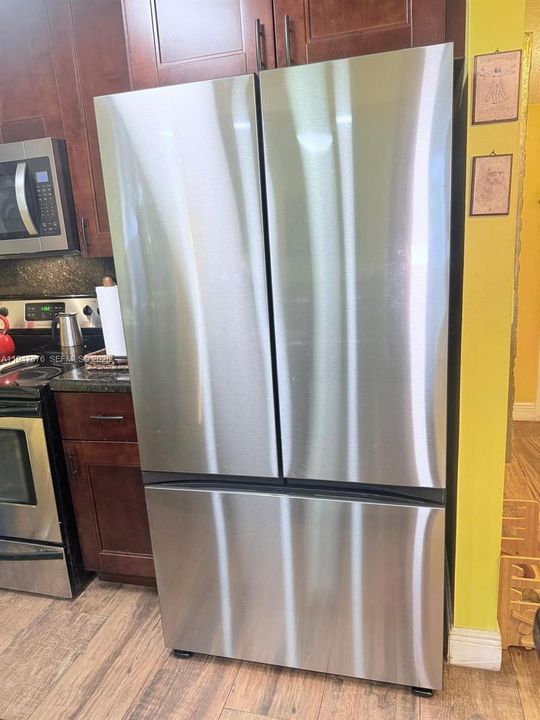 En Venta: $330,000 (2 camas, 2 baños, 914 Pies cuadrados)