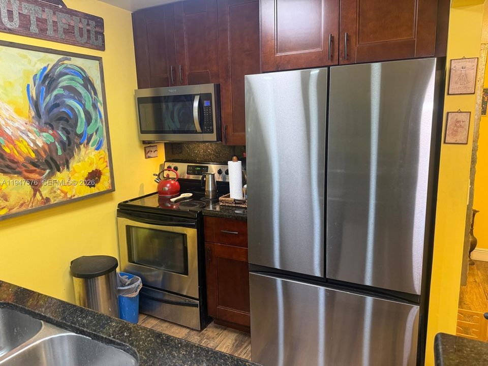 En Venta: $330,000 (2 camas, 2 baños, 914 Pies cuadrados)