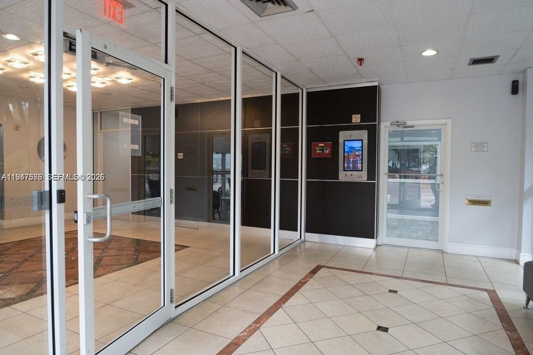 En Venta: $330,000 (2 camas, 2 baños, 914 Pies cuadrados)