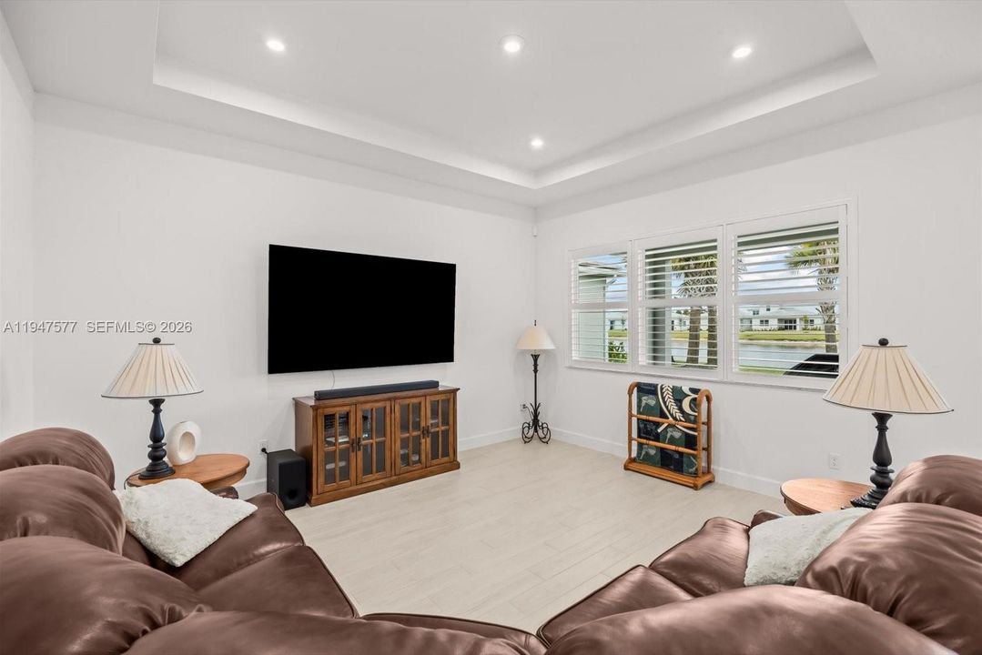 En Venta: $529,900 (3 camas, 2 baños, 1904 Pies cuadrados)