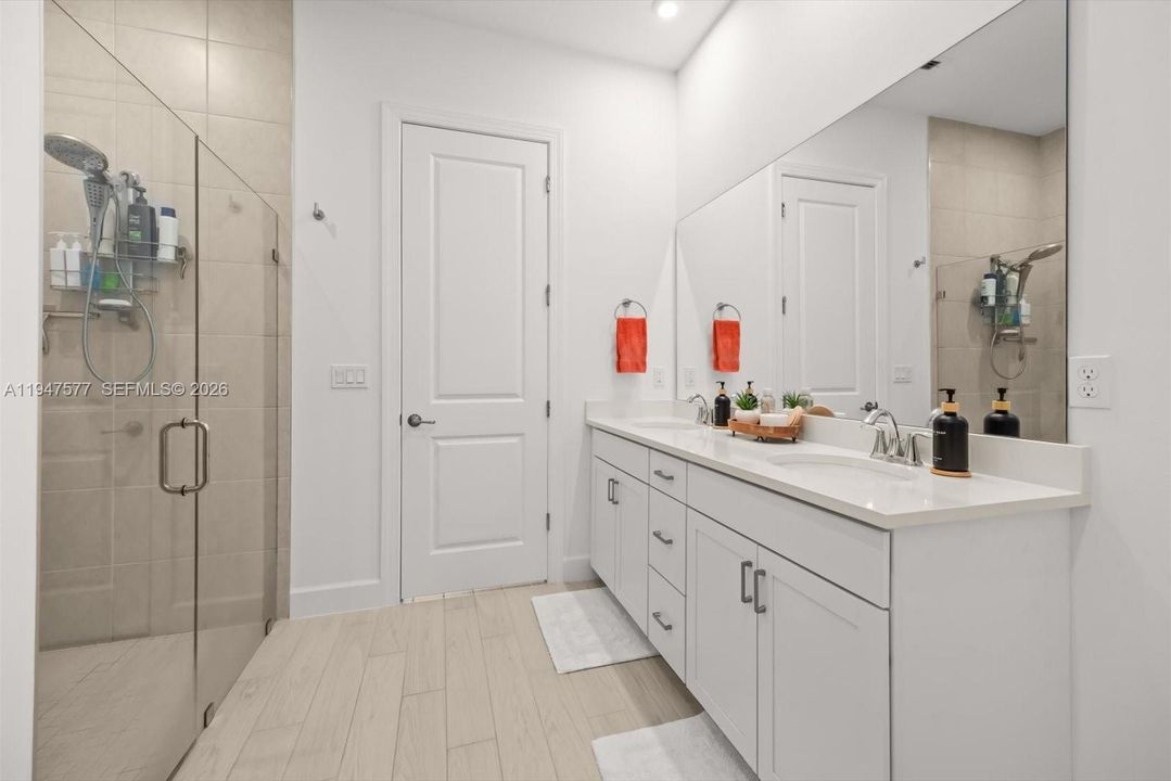 En Venta: $529,900 (3 camas, 2 baños, 1904 Pies cuadrados)