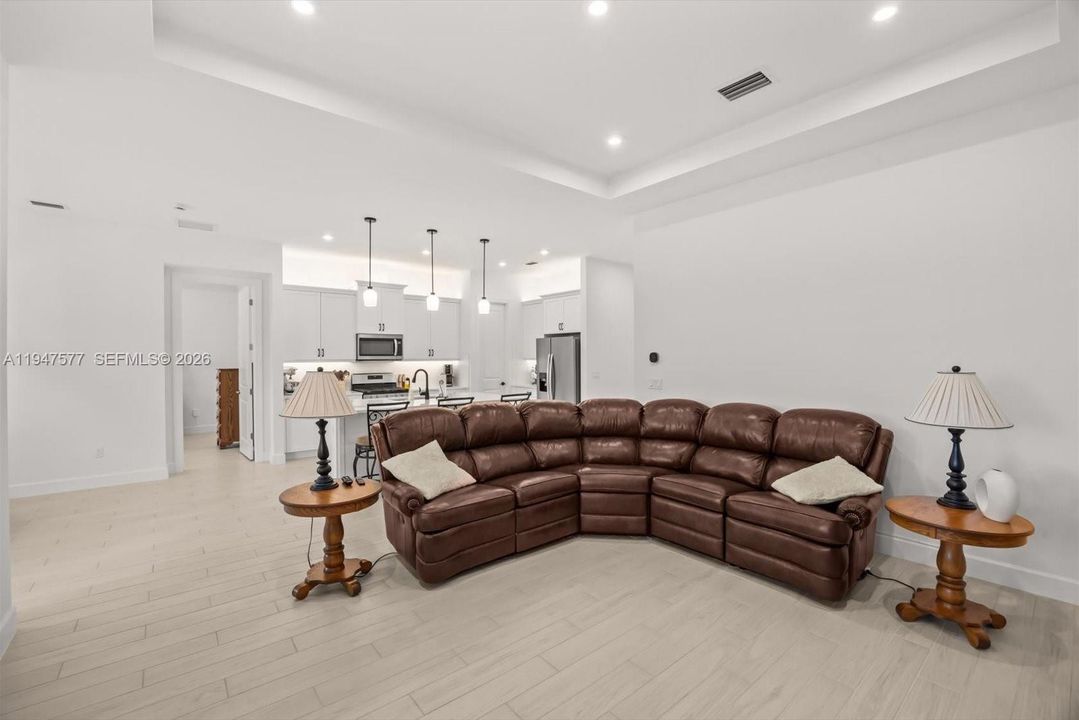 En Venta: $529,900 (3 camas, 2 baños, 1904 Pies cuadrados)