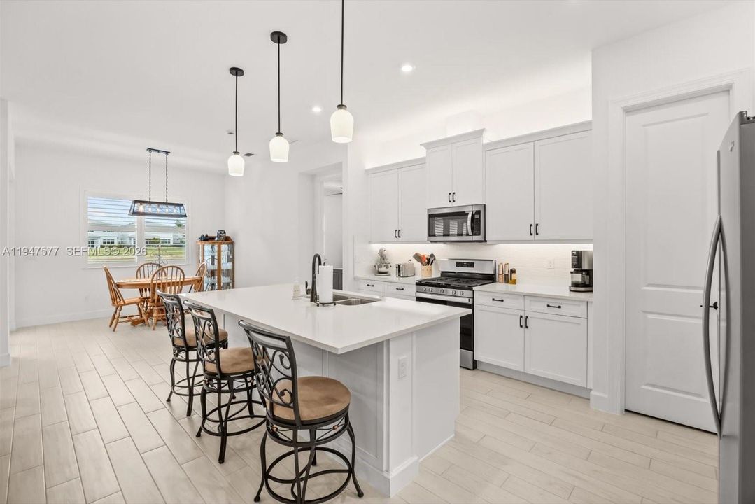 En Venta: $529,900 (3 camas, 2 baños, 1904 Pies cuadrados)