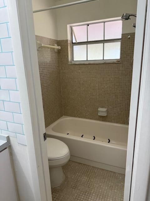 Tub in master bath
