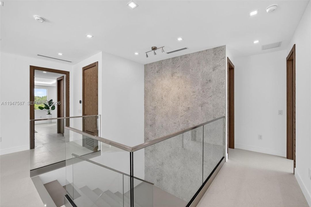 На продажу: $2,499,000 (4 спален, 4 ванн, 3347 Квадратных фут)