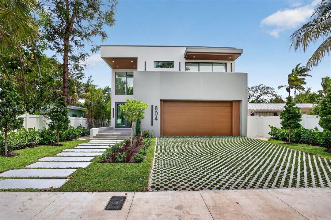 На продажу: $2,499,000 (4 спален, 4 ванн, 3347 Квадратных фут)