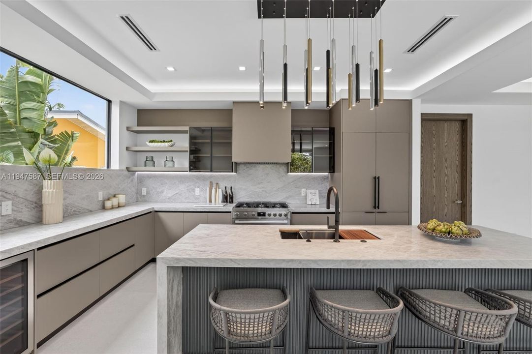 На продажу: $2,499,000 (4 спален, 4 ванн, 3347 Квадратных фут)
