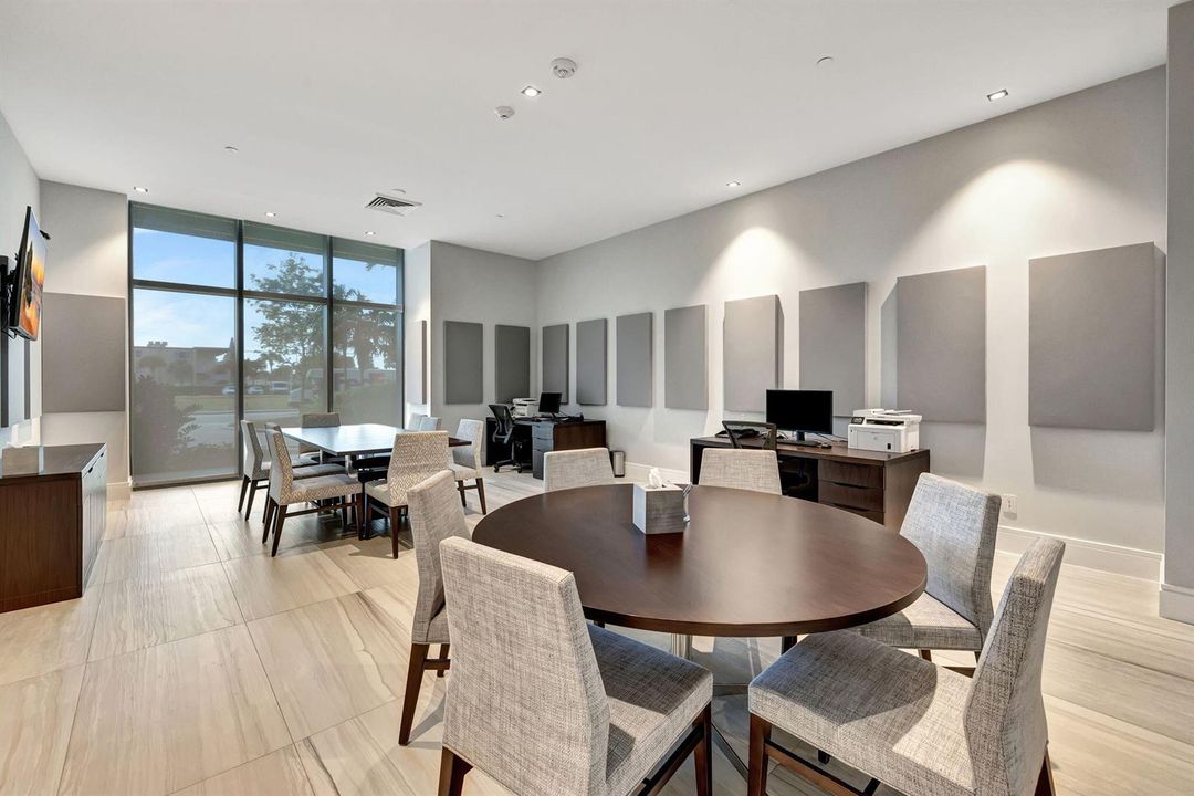 UNIT 1201 BUSINESS CENTER