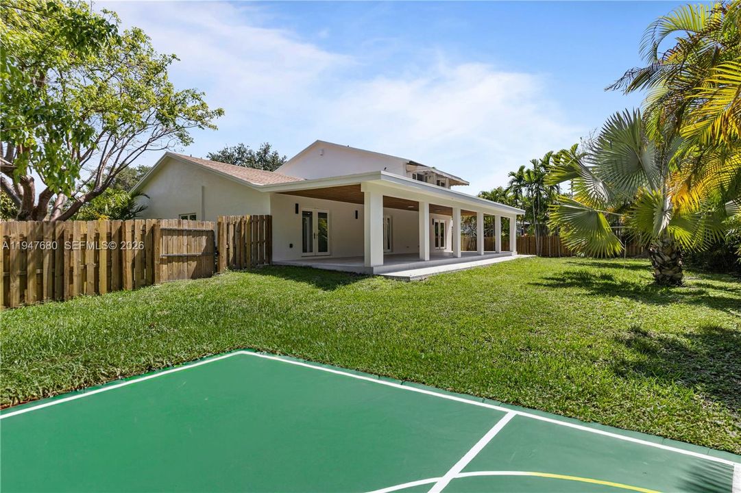 For Sale: $1,475,000 (5 beds, 4 baths, 3045 Square Feet)