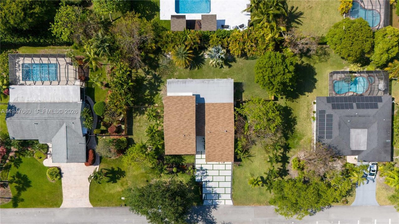 For Sale: $1,475,000 (5 beds, 4 baths, 3045 Square Feet)