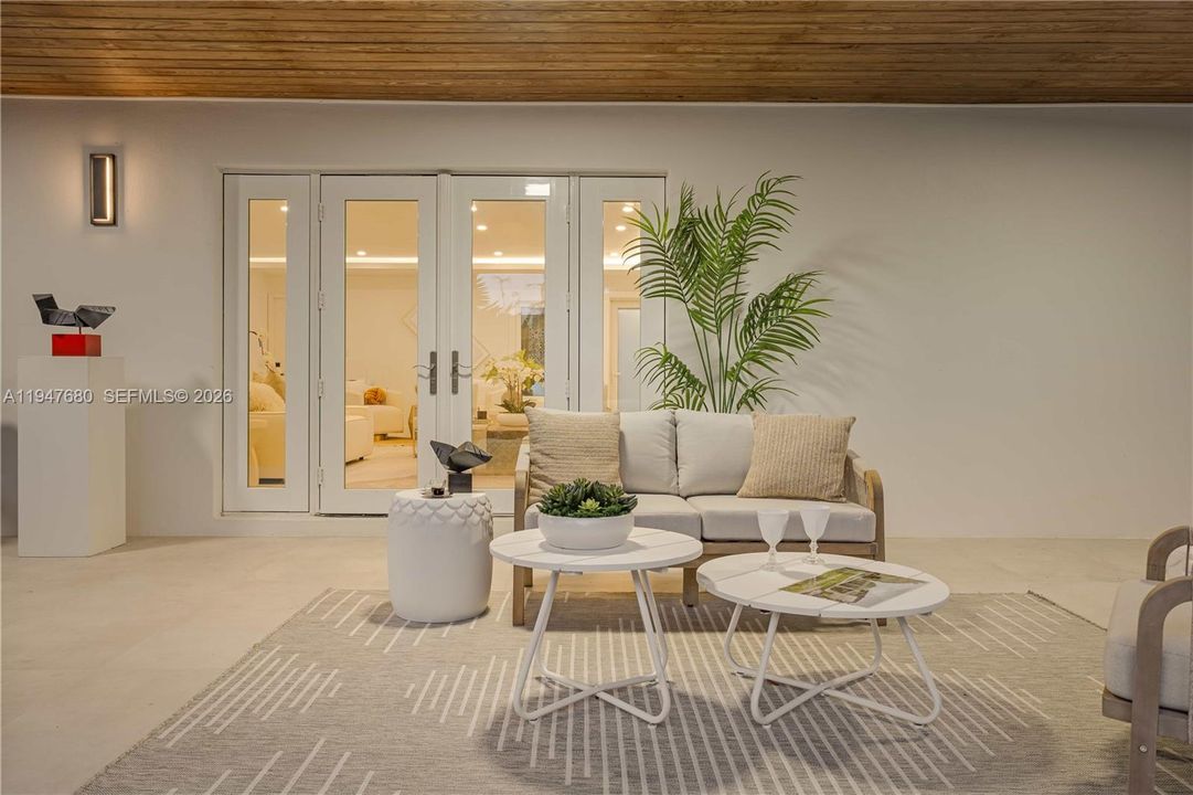 For Sale: $1,475,000 (5 beds, 4 baths, 3045 Square Feet)