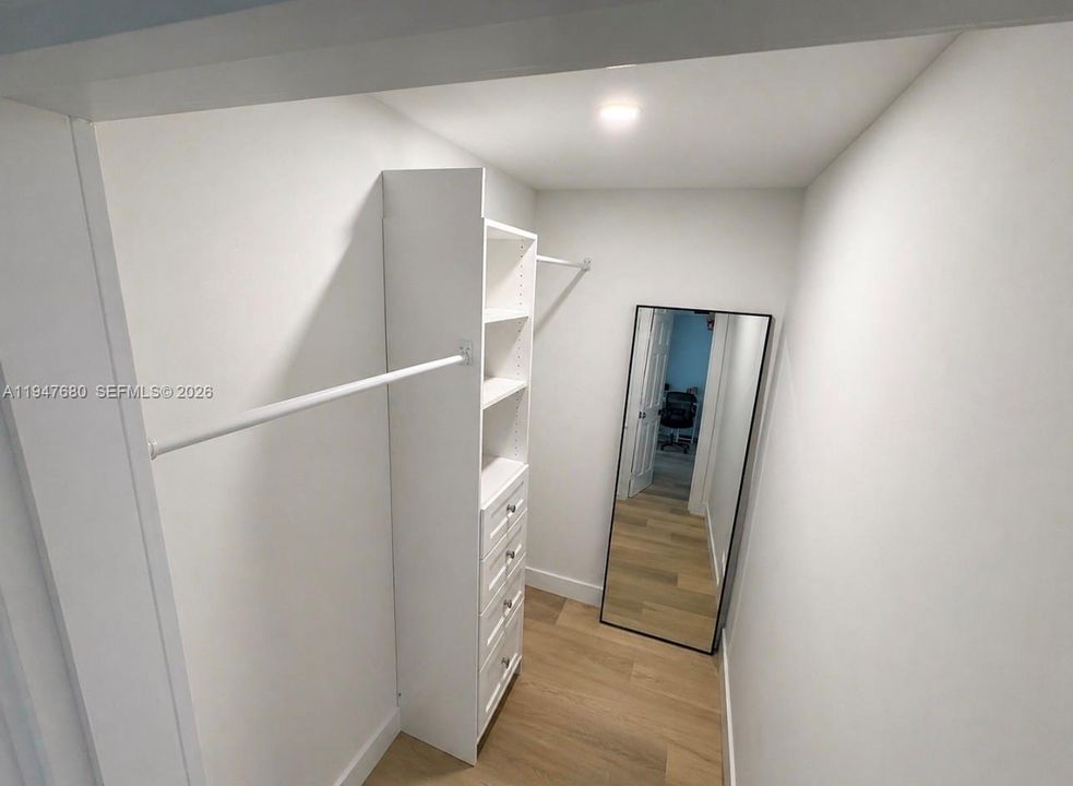 For Sale: $1,475,000 (5 beds, 4 baths, 3045 Square Feet)
