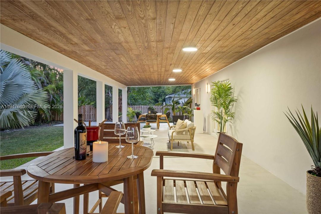 For Sale: $1,475,000 (5 beds, 4 baths, 3045 Square Feet)