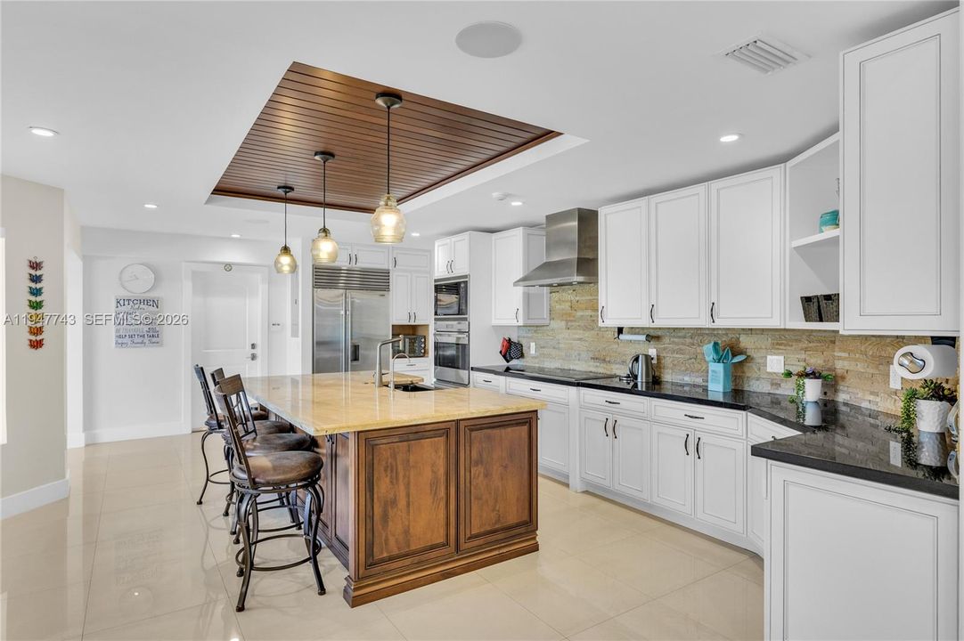 Recently Sold: $1,695,000 (5 beds, 3 baths, 3447 Square Feet)