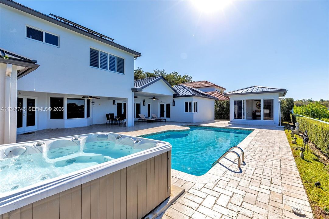 Recently Sold: $1,695,000 (5 beds, 3 baths, 3447 Square Feet)