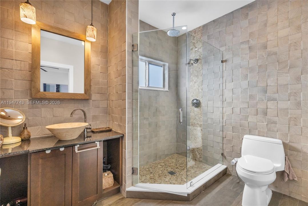 Second Master Bathroom (First Floor)