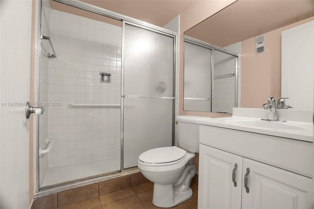 For Sale: $179,000 (2 beds, 2 baths, 990 Square Feet)